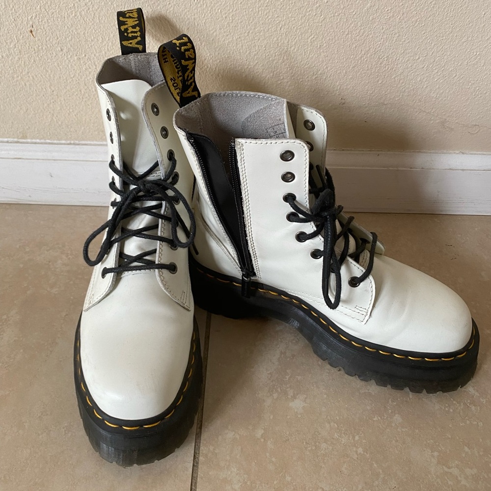 Dr. Martens Jadon, white. Men’s 8/Women’s 10